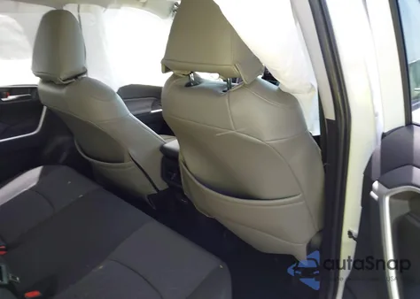 2023 Toyota Rav4 Xle z USA, uszkodzony, nr VIN JTMP1RFV1PD093939